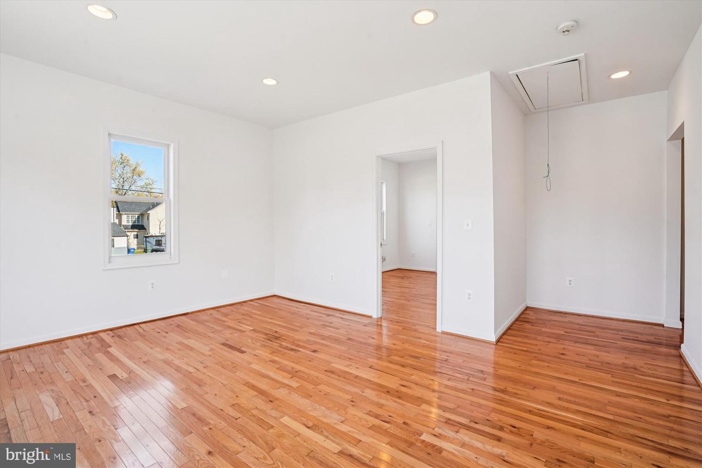 3201 NOTTAGE LN, FALLS CHURCH, Virginia 22042, 6 Bedrooms Bedrooms, ,4 BathroomsBathrooms,Residential,For sale,3201 NOTTAGE LN,VAFX2277438 MLS # VAFX2277438