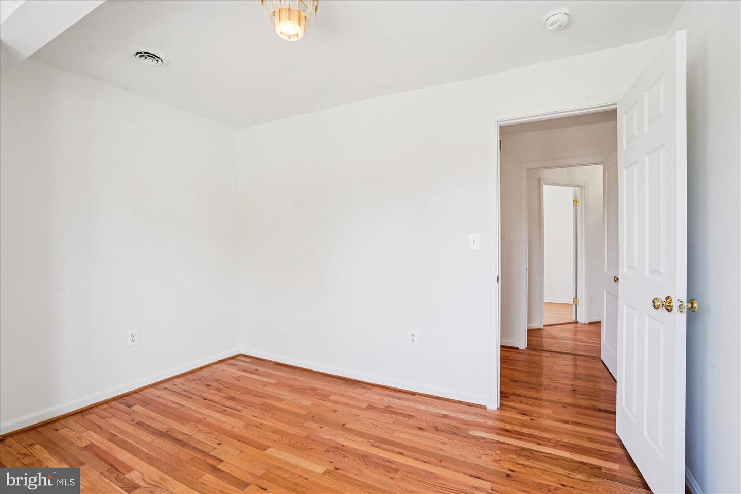 3201 NOTTAGE LN, FALLS CHURCH, Virginia 22042, 6 Bedrooms Bedrooms, ,4 BathroomsBathrooms,Residential,For sale,3201 NOTTAGE LN,VAFX2277438 MLS # VAFX2277438