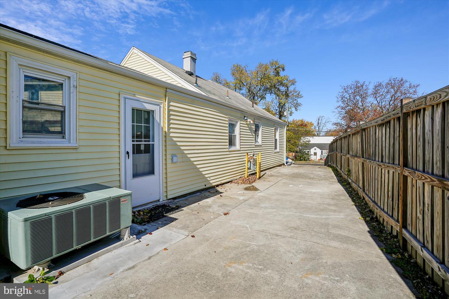 3201 NOTTAGE LN, FALLS CHURCH, Virginia 22042, 6 Bedrooms Bedrooms, ,4 BathroomsBathrooms,Residential,For sale,3201 NOTTAGE LN,VAFX2277438 MLS # VAFX2277438