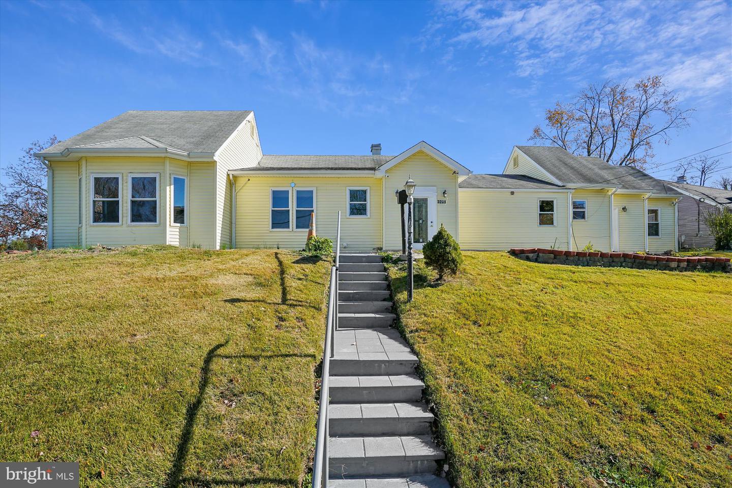 3201 NOTTAGE LN, FALLS CHURCH, Virginia 22042, 6 Bedrooms Bedrooms, ,4 BathroomsBathrooms,Residential,For sale,3201 NOTTAGE LN,VAFX2277438 MLS # VAFX2277438