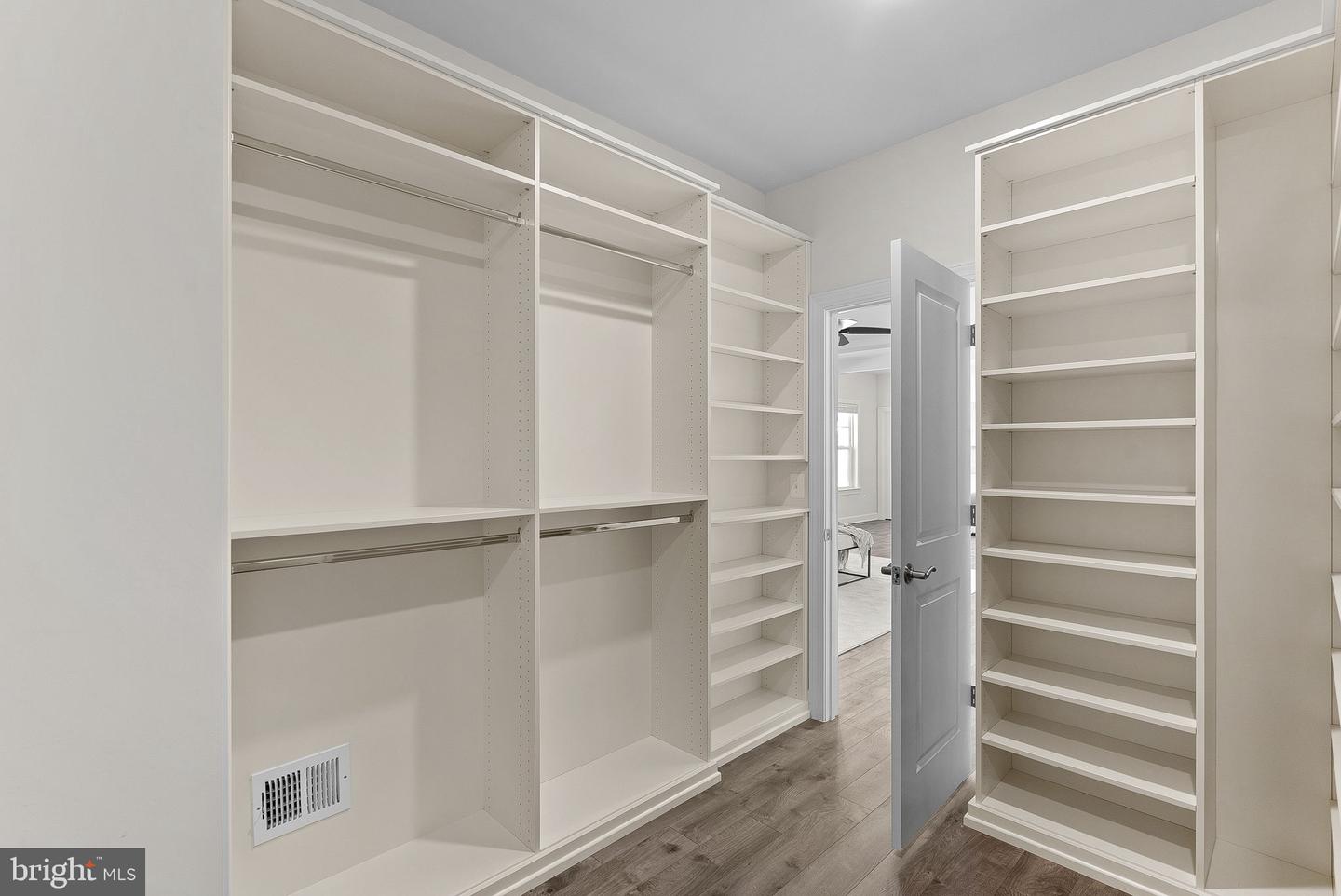 8682 BELLE GROVE WAY, MANASSAS, Virginia 20110, 5 Bedrooms Bedrooms, ,4 BathroomsBathrooms,Residential,For sale,8682 BELLE GROVE WAY,VAPW2107316 MLS # VAPW2107316