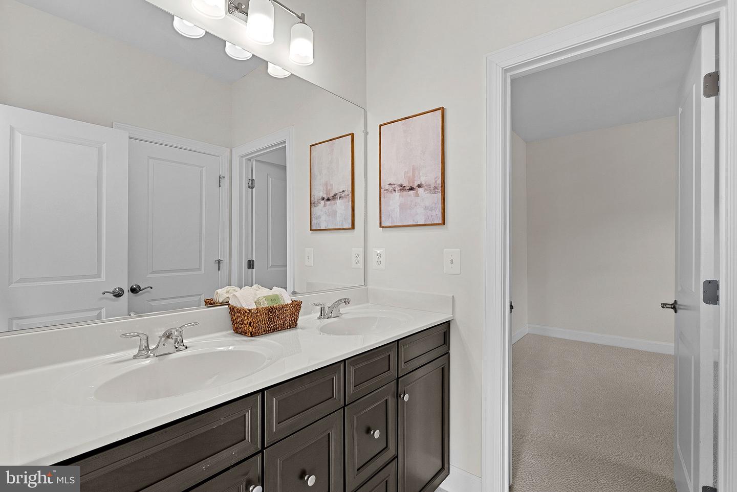 8682 BELLE GROVE WAY, MANASSAS, Virginia 20110, 5 Bedrooms Bedrooms, ,4 BathroomsBathrooms,Residential,For sale,8682 BELLE GROVE WAY,VAPW2107316 MLS # VAPW2107316