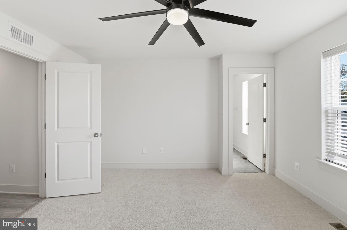 1490 MEADOWLARK GLEN RD, DUMFRIES, Virginia 22026, 4 Bedrooms Bedrooms, ,2 BathroomsBathrooms,Residential,For sale,1490 MEADOWLARK GLEN RD,VAPW2107438 MLS # VAPW2107438