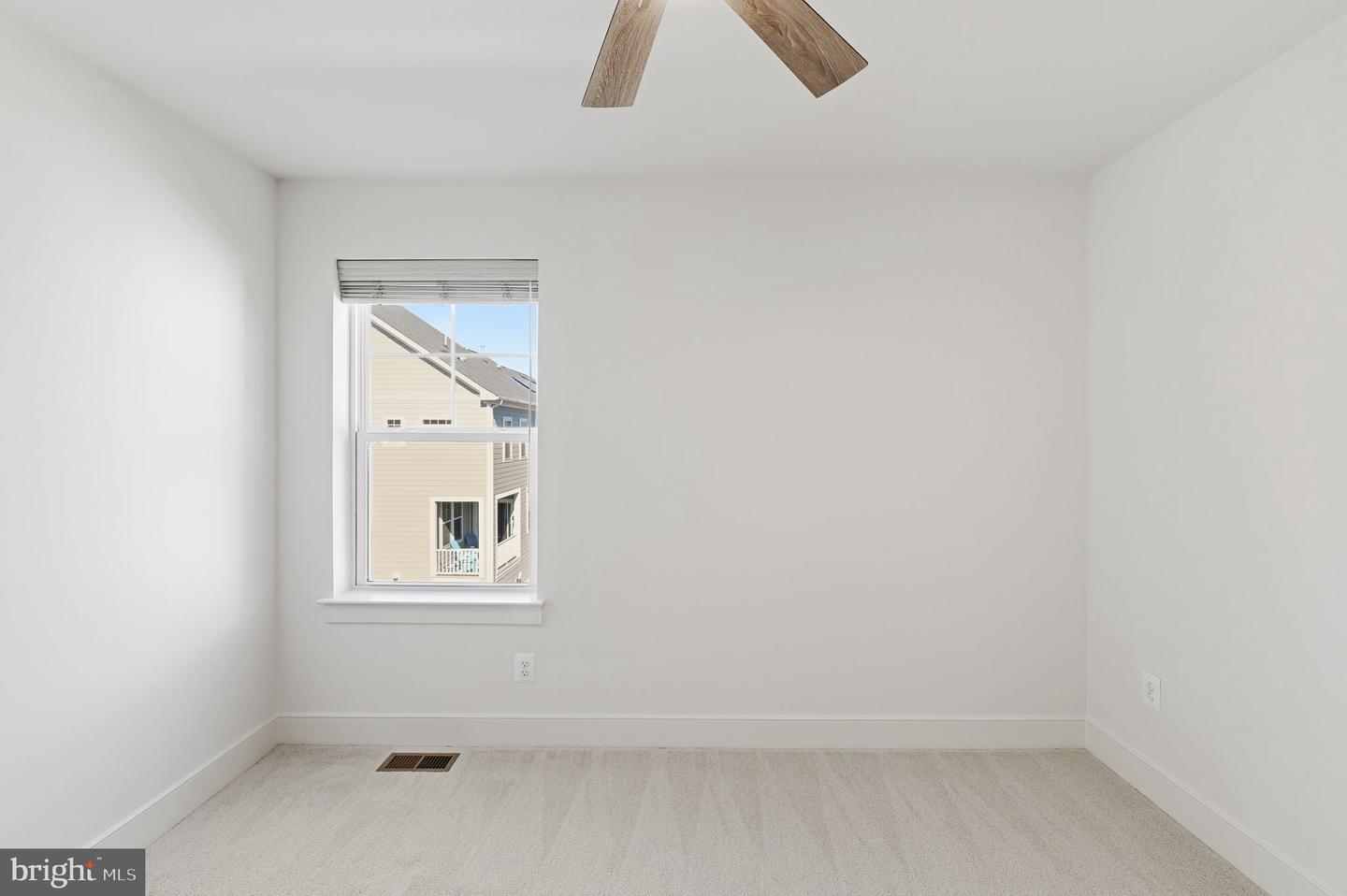 1490 MEADOWLARK GLEN RD, DUMFRIES, Virginia 22026, 4 Bedrooms Bedrooms, ,2 BathroomsBathrooms,Residential,For sale,1490 MEADOWLARK GLEN RD,VAPW2107438 MLS # VAPW2107438