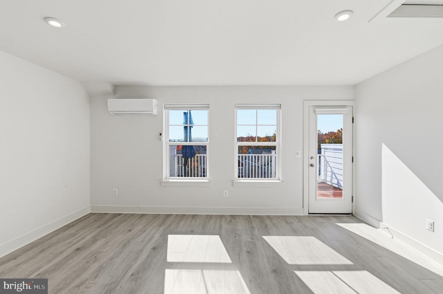 1490 MEADOWLARK GLEN RD, DUMFRIES, Virginia 22026, 4 Bedrooms Bedrooms, ,2 BathroomsBathrooms,Residential,For sale,1490 MEADOWLARK GLEN RD,VAPW2107438 MLS # VAPW2107438