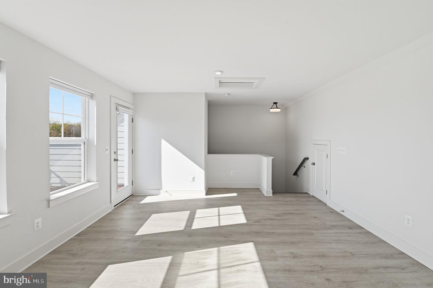 1490 MEADOWLARK GLEN RD, DUMFRIES, Virginia 22026, 4 Bedrooms Bedrooms, ,2 BathroomsBathrooms,Residential,For sale,1490 MEADOWLARK GLEN RD,VAPW2107438 MLS # VAPW2107438