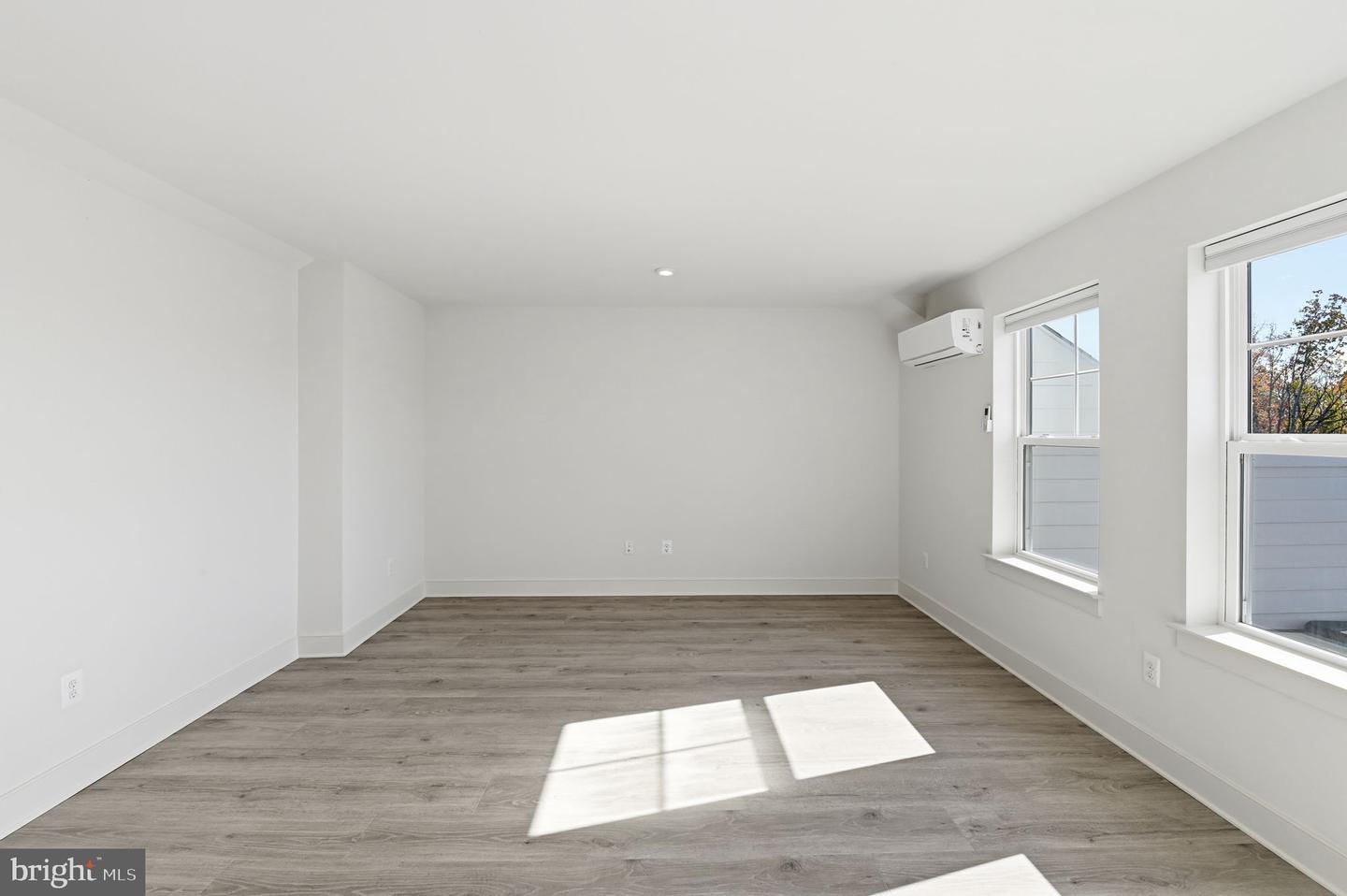 1490 MEADOWLARK GLEN RD, DUMFRIES, Virginia 22026, 4 Bedrooms Bedrooms, ,2 BathroomsBathrooms,Residential,For sale,1490 MEADOWLARK GLEN RD,VAPW2107438 MLS # VAPW2107438