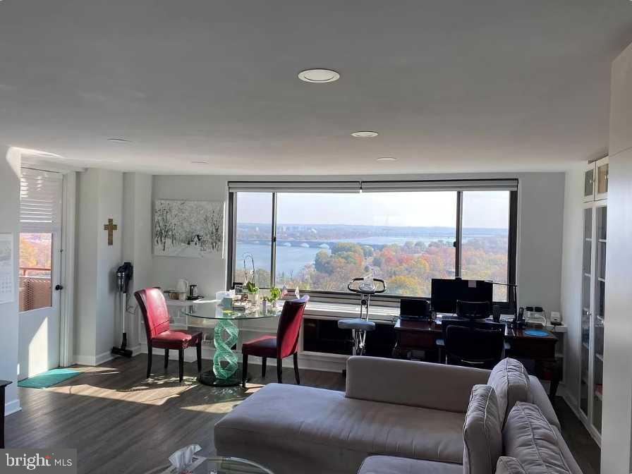 1011 ARLINGTON BLVD #1030, ARLINGTON, Virginia 22209, 1 Bedroom Bedrooms, ,1 BathroomBathrooms,Residential,For sale,1011 ARLINGTON BLVD #1030,VAAR2065862 MLS # VAAR2065862