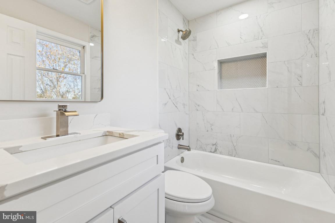 7398 BARBADOS LN, MANASSAS, Virginia 20109, 3 Bedrooms Bedrooms, ,2 BathroomsBathrooms,Residential,For sale,7398 BARBADOS LN,VAPW2107898 MLS # VAPW2107898