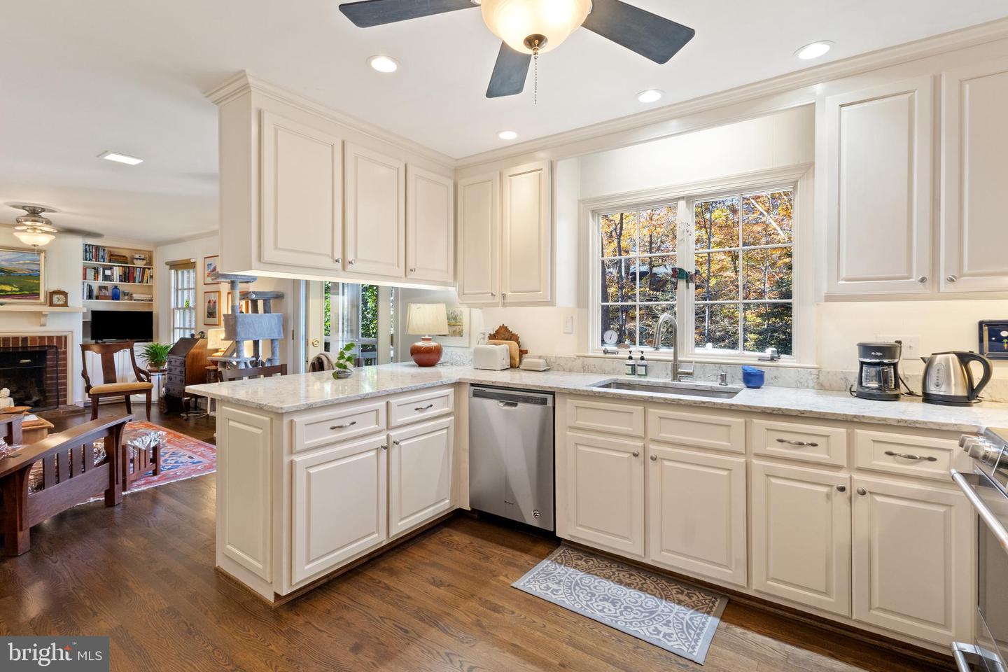 124 LAKE DR, WILLIAMSBURG, Virginia 23185, 4 Bedrooms Bedrooms, ,3 BathroomsBathrooms,Residential,For sale,124 LAKE DR,VAJC2000572 MLS # VAJC2000572