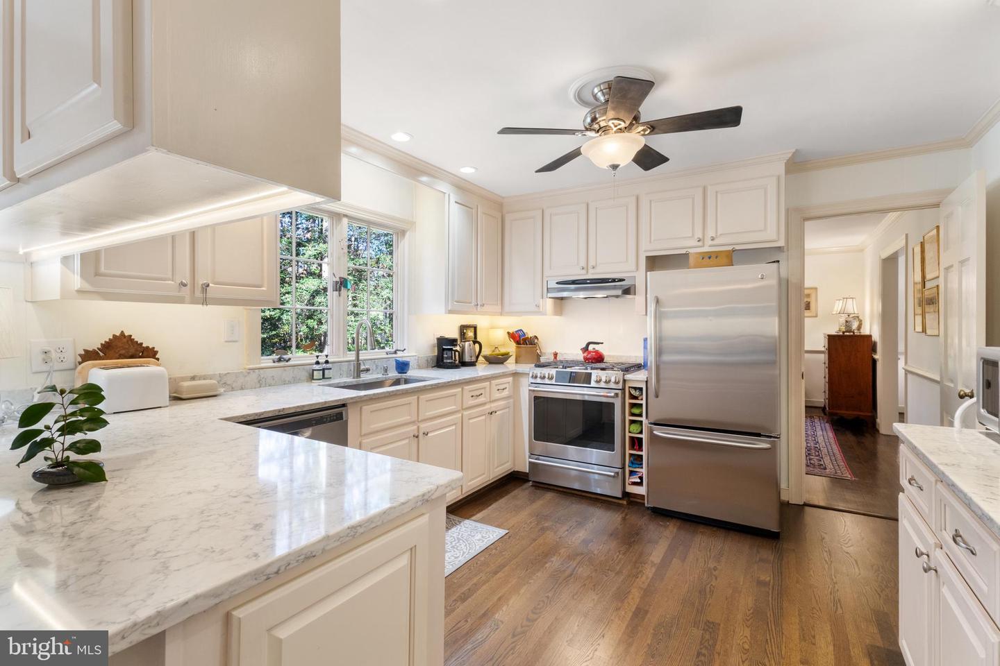 124 LAKE DR, WILLIAMSBURG, Virginia 23185, 4 Bedrooms Bedrooms, ,3 BathroomsBathrooms,Residential,For sale,124 LAKE DR,VAJC2000572 MLS # VAJC2000572