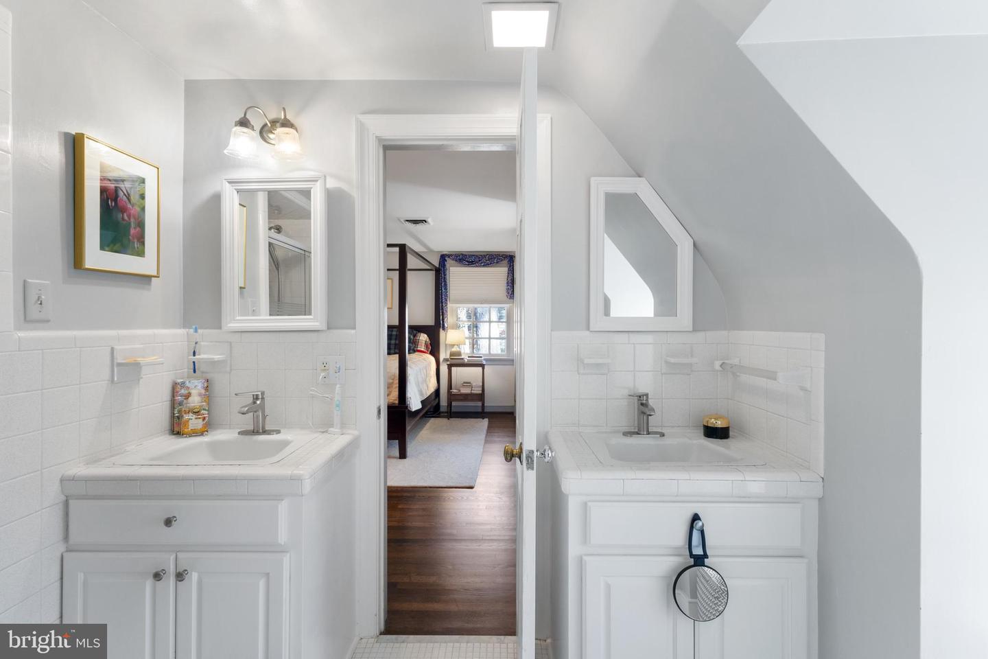 124 LAKE DR, WILLIAMSBURG, Virginia 23185, 4 Bedrooms Bedrooms, ,3 BathroomsBathrooms,Residential,For sale,124 LAKE DR,VAJC2000572 MLS # VAJC2000572