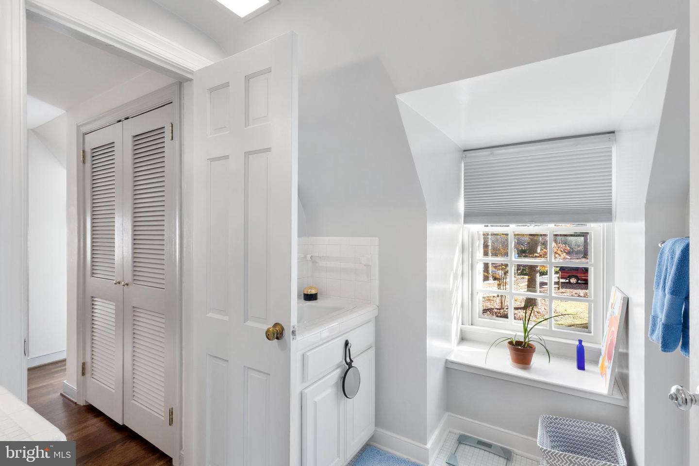 124 LAKE DR, WILLIAMSBURG, Virginia 23185, 4 Bedrooms Bedrooms, ,3 BathroomsBathrooms,Residential,For sale,124 LAKE DR,VAJC2000572 MLS # VAJC2000572