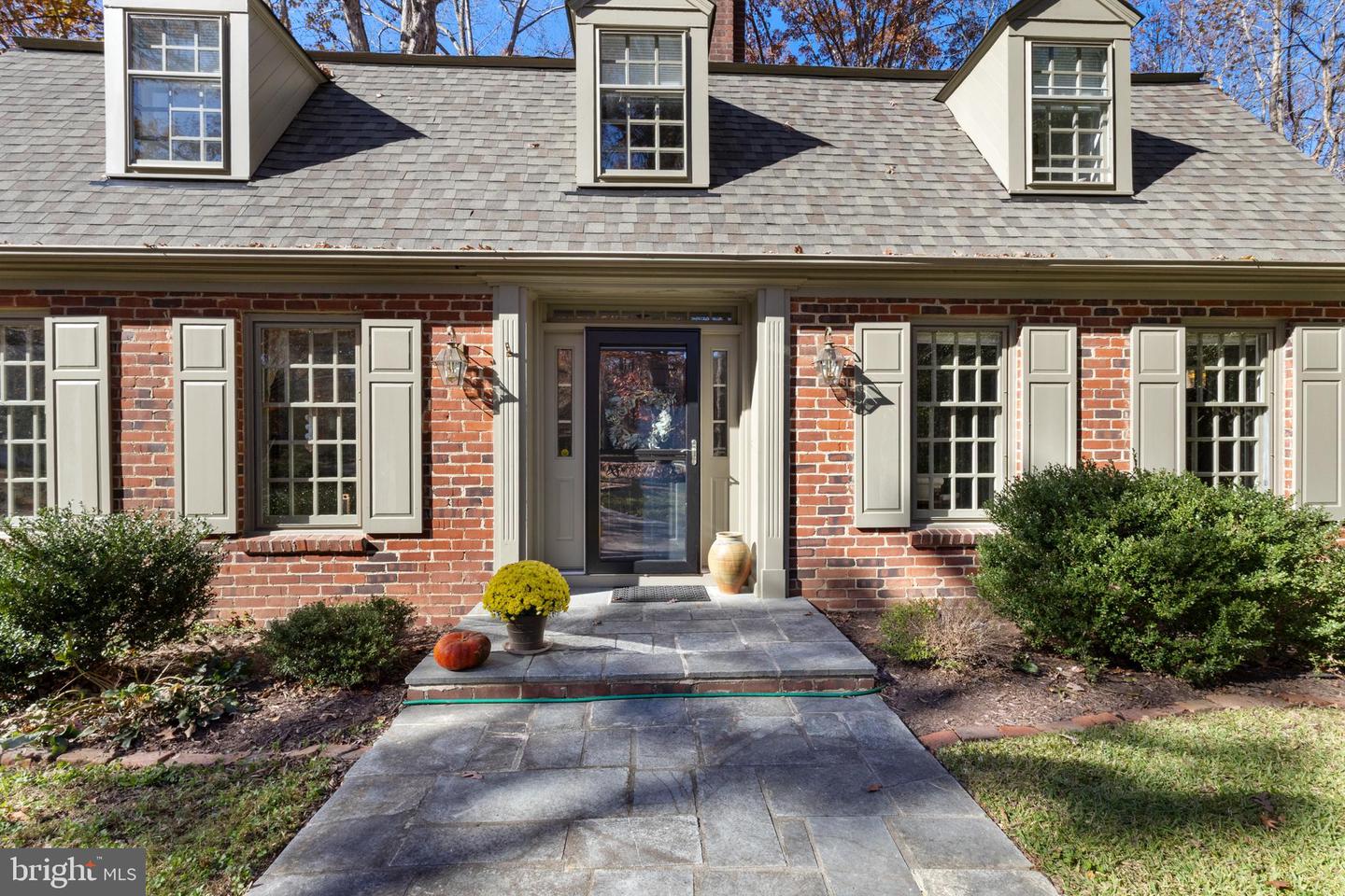 124 LAKE DR, WILLIAMSBURG, Virginia 23185, 4 Bedrooms Bedrooms, ,3 BathroomsBathrooms,Residential,For sale,124 LAKE DR,VAJC2000572 MLS # VAJC2000572