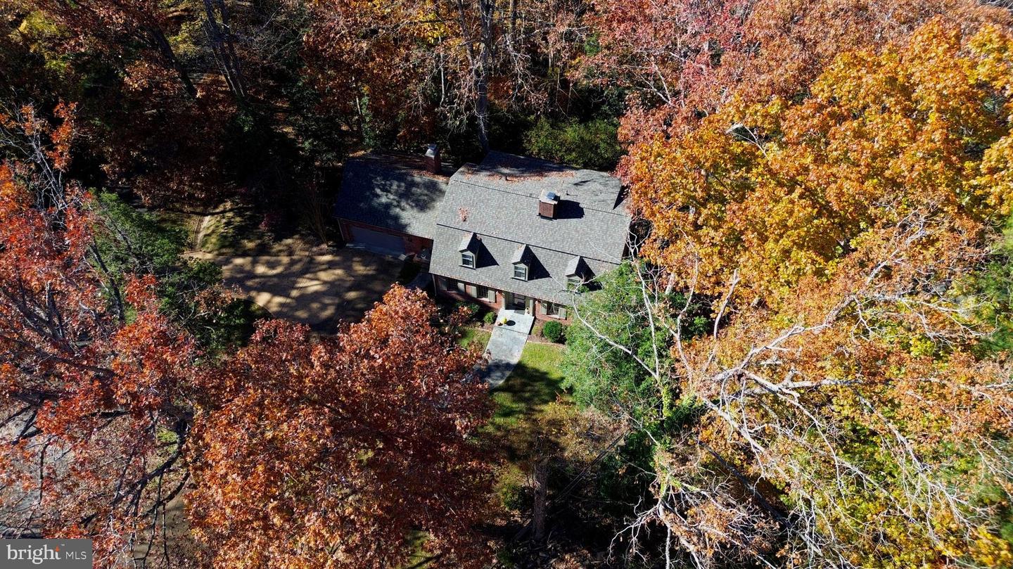 124 LAKE DR, WILLIAMSBURG, Virginia 23185, 4 Bedrooms Bedrooms, ,3 BathroomsBathrooms,Residential,For sale,124 LAKE DR,VAJC2000572 MLS # VAJC2000572