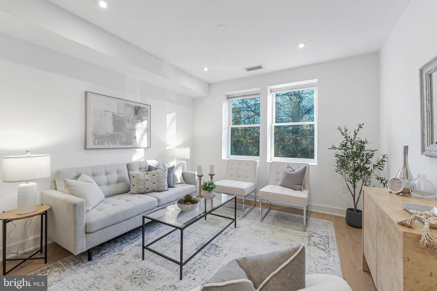 4017 DAVIS PL NW #6, WASHINGTON, District Of Columbia 20007, 2 Bedrooms Bedrooms, ,1 BathroomBathrooms,Residential,For sale,4017 DAVIS PL NW #6,DCDC2232190 MLS # DCDC2232190 4017 DAVIS PL NW #6, WASHINGTON, District Of Columbia 20007, 2 Bedrooms Bedrooms, ,1 BathroomBathrooms,Residential,For sale,4017 DAVIS PL NW #6,DCDC2232190 MLS # DCDC2232190