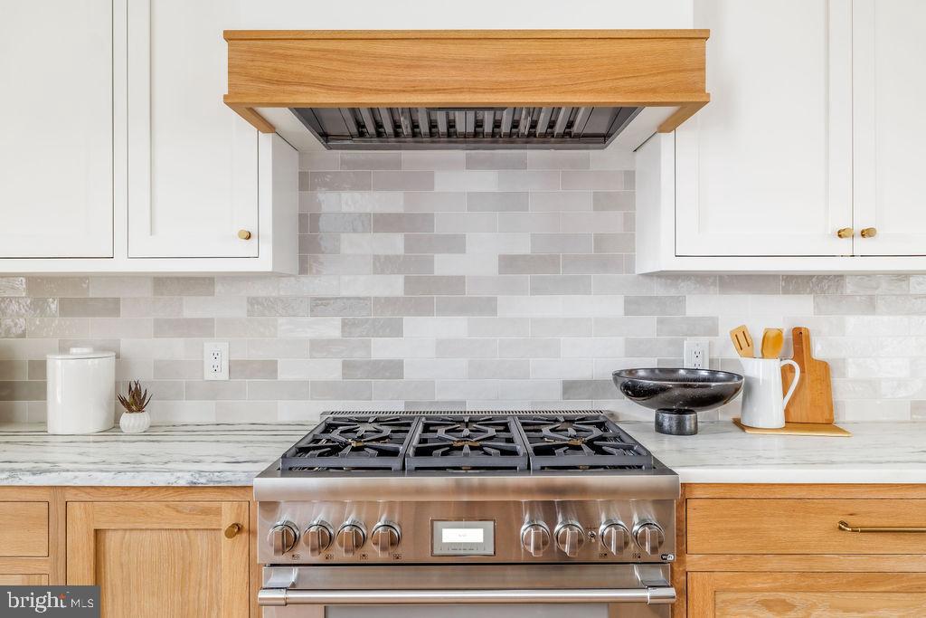 2460 ONTARIO RD NW, WASHINGTON, District Of Columbia 20009, 5 Bedrooms Bedrooms, ,4 BathroomsBathrooms,Residential,For sale,2460 ONTARIO RD NW,DCDC2232192 MLS # DCDC2232192