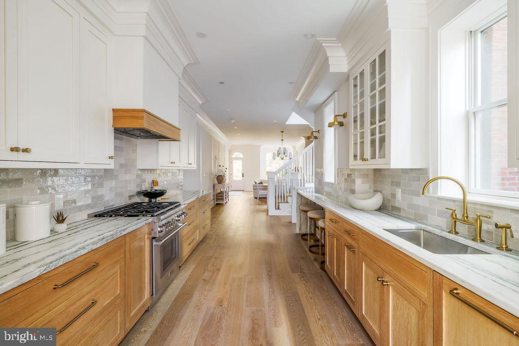 2460 ONTARIO RD NW, WASHINGTON, District Of Columbia 20009, 5 Bedrooms Bedrooms, ,4 BathroomsBathrooms,Residential,For sale,2460 ONTARIO RD NW,DCDC2232192 MLS # DCDC2232192