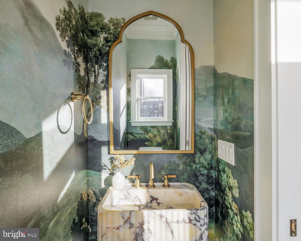 2460 ONTARIO RD NW, WASHINGTON, District Of Columbia 20009, 5 Bedrooms Bedrooms, ,4 BathroomsBathrooms,Residential,For sale,2460 ONTARIO RD NW,DCDC2232192 MLS # DCDC2232192