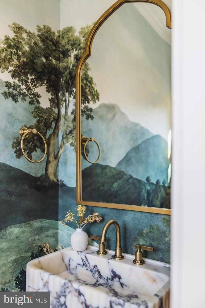 2460 ONTARIO RD NW, WASHINGTON, District Of Columbia 20009, 5 Bedrooms Bedrooms, ,4 BathroomsBathrooms,Residential,For sale,2460 ONTARIO RD NW,DCDC2232192 MLS # DCDC2232192