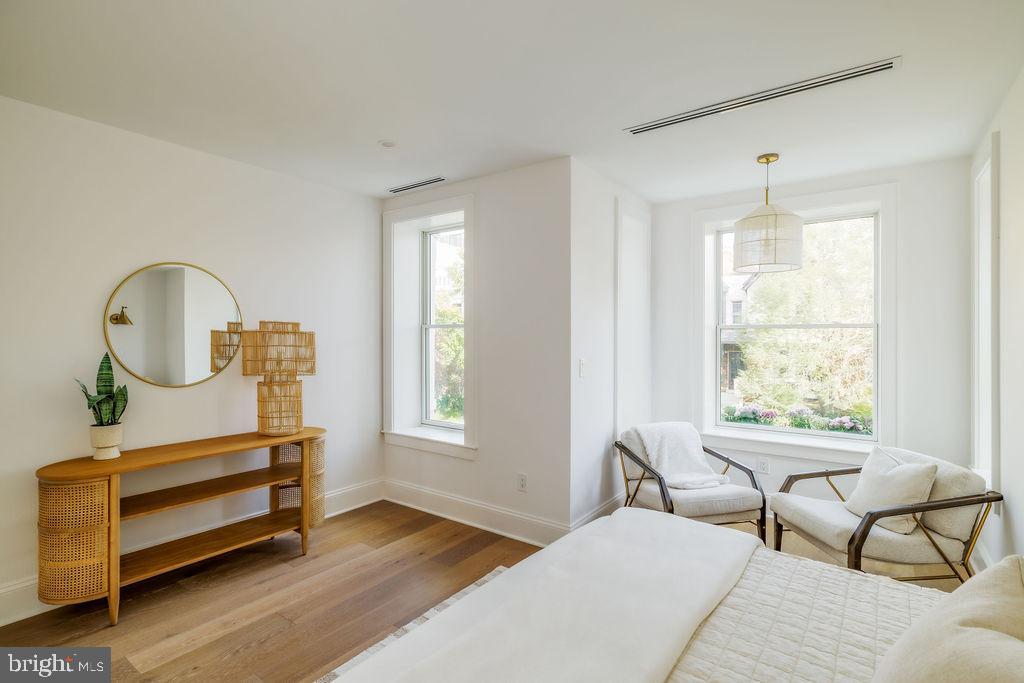 2460 ONTARIO RD NW, WASHINGTON, District Of Columbia 20009, 5 Bedrooms Bedrooms, ,4 BathroomsBathrooms,Residential,For sale,2460 ONTARIO RD NW,DCDC2232192 MLS # DCDC2232192