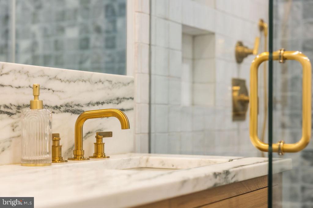 2460 ONTARIO RD NW, WASHINGTON, District Of Columbia 20009, 5 Bedrooms Bedrooms, ,4 BathroomsBathrooms,Residential,For sale,2460 ONTARIO RD NW,DCDC2232192 MLS # DCDC2232192