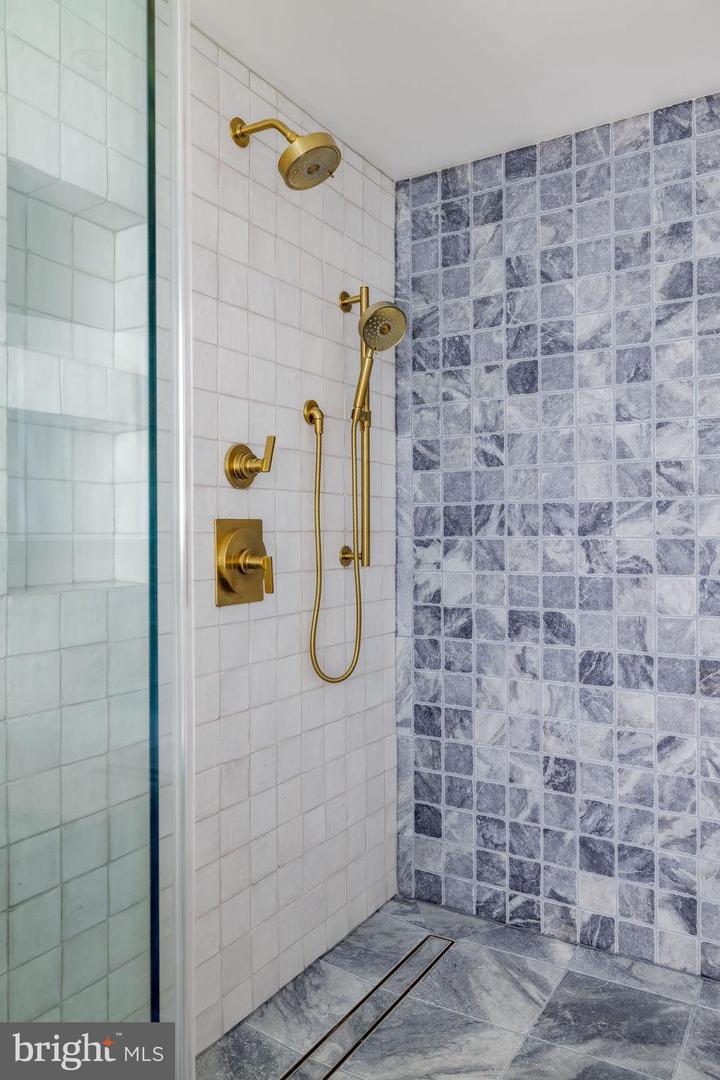 2460 ONTARIO RD NW, WASHINGTON, District Of Columbia 20009, 5 Bedrooms Bedrooms, ,4 BathroomsBathrooms,Residential,For sale,2460 ONTARIO RD NW,DCDC2232192 MLS # DCDC2232192