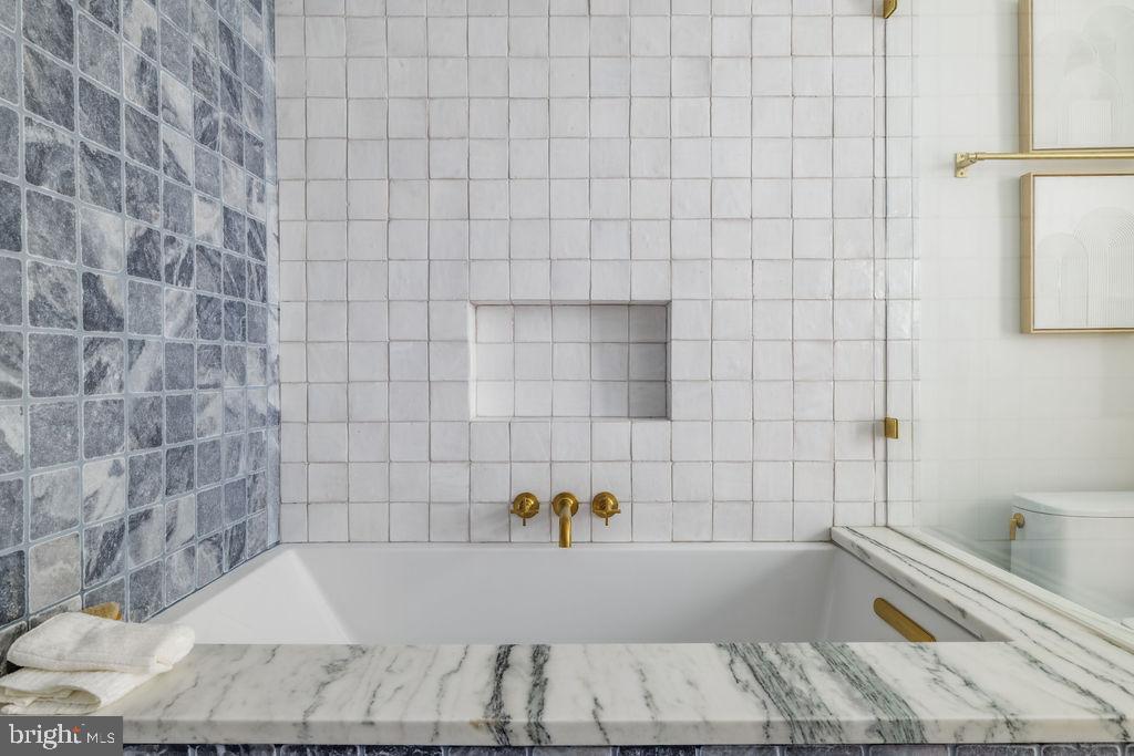 2460 ONTARIO RD NW, WASHINGTON, District Of Columbia 20009, 5 Bedrooms Bedrooms, ,4 BathroomsBathrooms,Residential,For sale,2460 ONTARIO RD NW,DCDC2232192 MLS # DCDC2232192