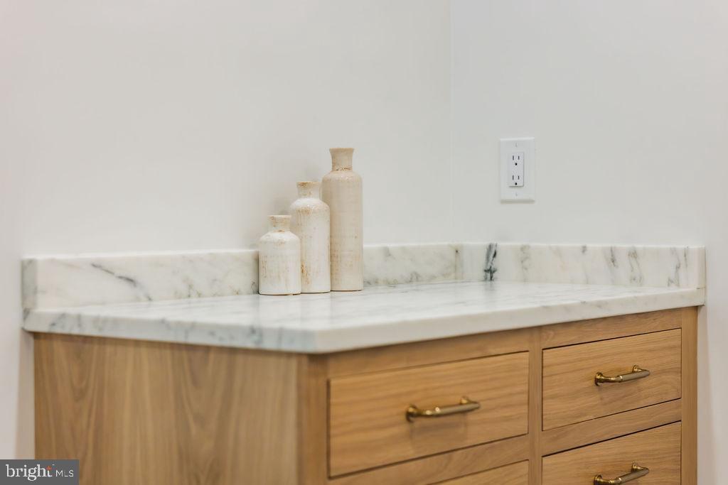 2460 ONTARIO RD NW, WASHINGTON, District Of Columbia 20009, 5 Bedrooms Bedrooms, ,4 BathroomsBathrooms,Residential,For sale,2460 ONTARIO RD NW,DCDC2232192 MLS # DCDC2232192