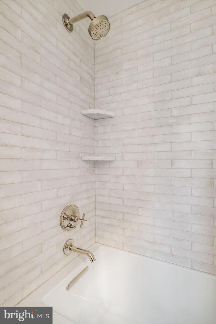 2460 ONTARIO RD NW, WASHINGTON, District Of Columbia 20009, 5 Bedrooms Bedrooms, ,4 BathroomsBathrooms,Residential,For sale,2460 ONTARIO RD NW,DCDC2232192 MLS # DCDC2232192