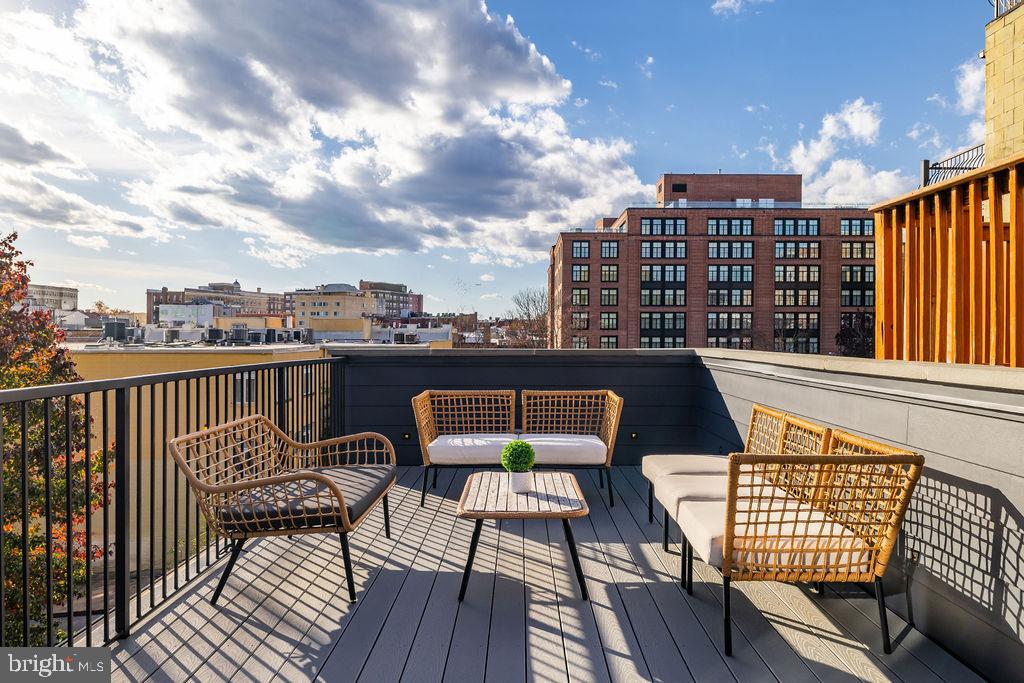 2460 ONTARIO RD NW, WASHINGTON, District Of Columbia 20009, 5 Bedrooms Bedrooms, ,4 BathroomsBathrooms,Residential,For sale,2460 ONTARIO RD NW,DCDC2232192 MLS # DCDC2232192