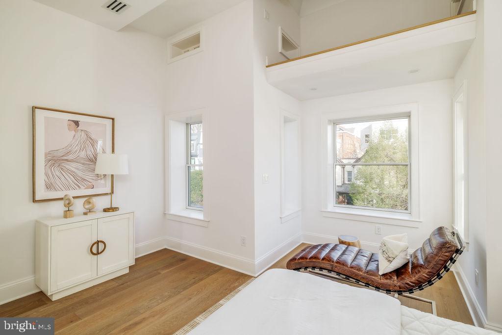 2460 ONTARIO RD NW, WASHINGTON, District Of Columbia 20009, 5 Bedrooms Bedrooms, ,4 BathroomsBathrooms,Residential,For sale,2460 ONTARIO RD NW,DCDC2232192 MLS # DCDC2232192