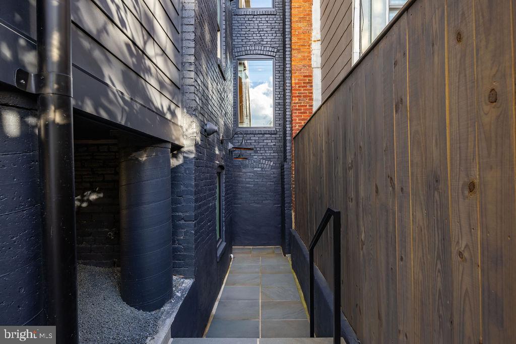 2460 ONTARIO RD NW, WASHINGTON, District Of Columbia 20009, 5 Bedrooms Bedrooms, ,4 BathroomsBathrooms,Residential,For sale,2460 ONTARIO RD NW,DCDC2232192 MLS # DCDC2232192