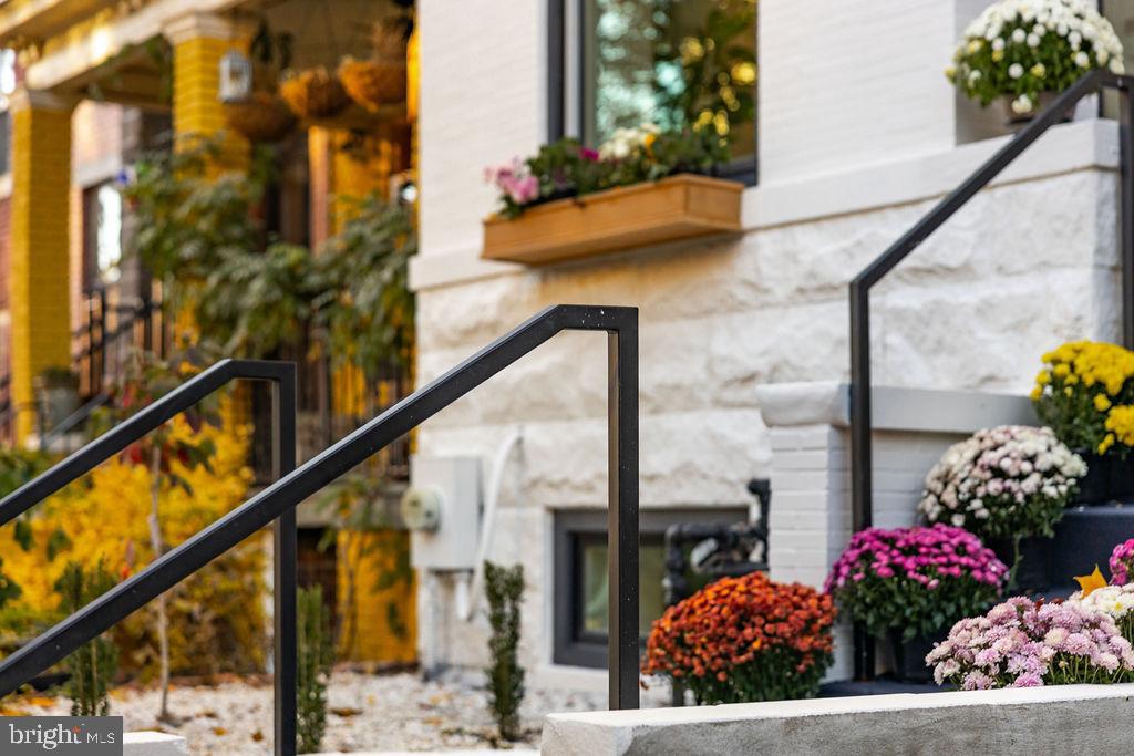 2460 ONTARIO RD NW, WASHINGTON, District Of Columbia 20009, 5 Bedrooms Bedrooms, ,4 BathroomsBathrooms,Residential,For sale,2460 ONTARIO RD NW,DCDC2232192 MLS # DCDC2232192