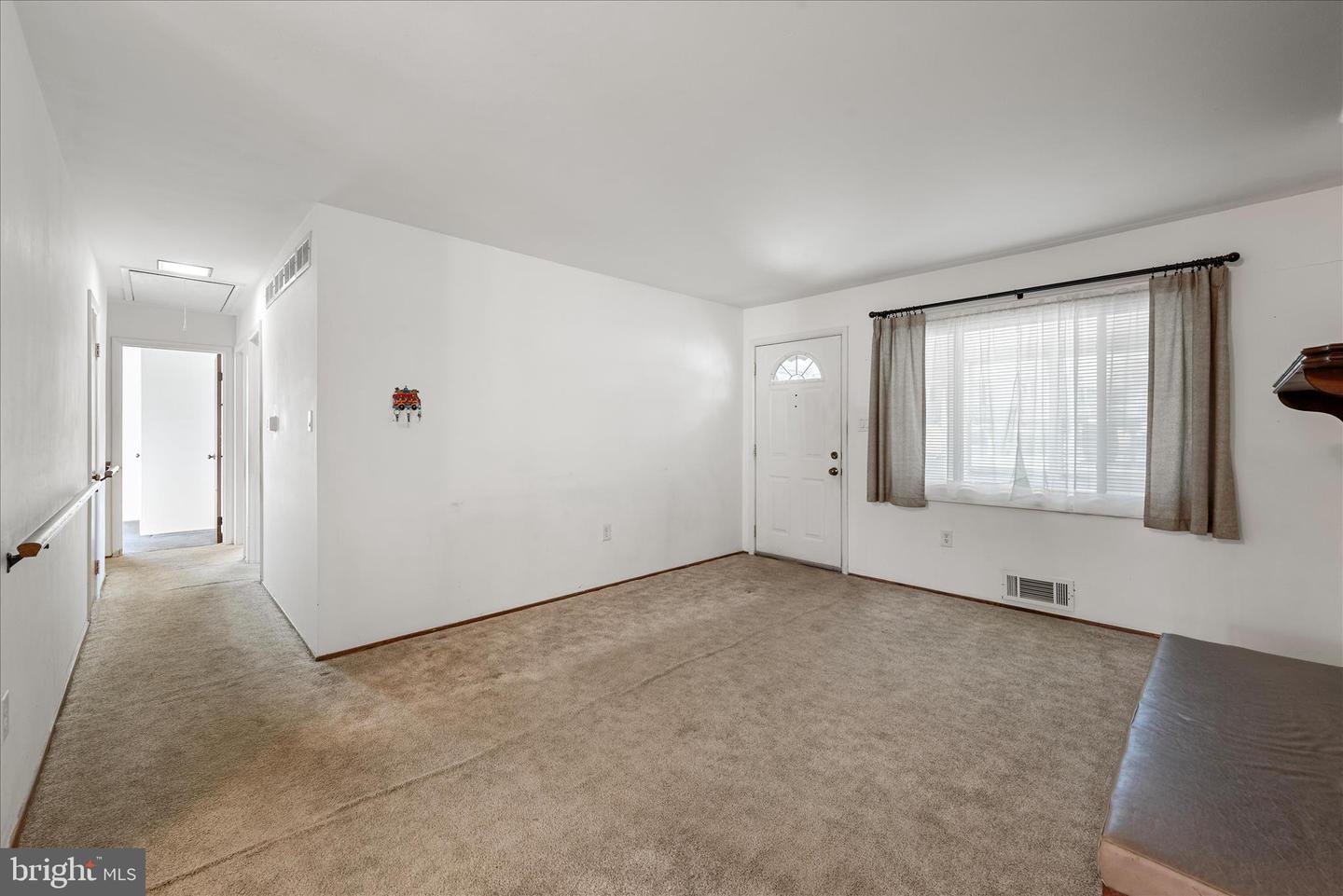 13719 KNOWLES ST, WOODBRIDGE, Virginia 22191, 3 Bedrooms Bedrooms, ,2 BathroomsBathrooms,Residential,For sale,13719 KNOWLES ST,VAPW2107908 MLS # VAPW2107908