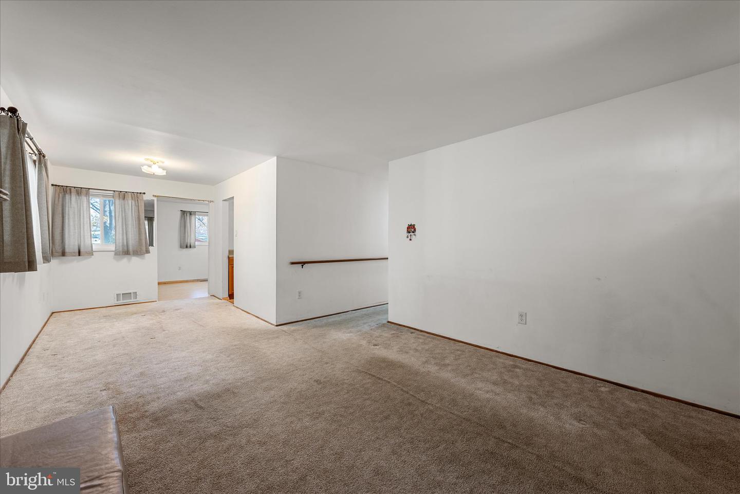 13719 KNOWLES ST, WOODBRIDGE, Virginia 22191, 3 Bedrooms Bedrooms, ,2 BathroomsBathrooms,Residential,For sale,13719 KNOWLES ST,VAPW2107908 MLS # VAPW2107908