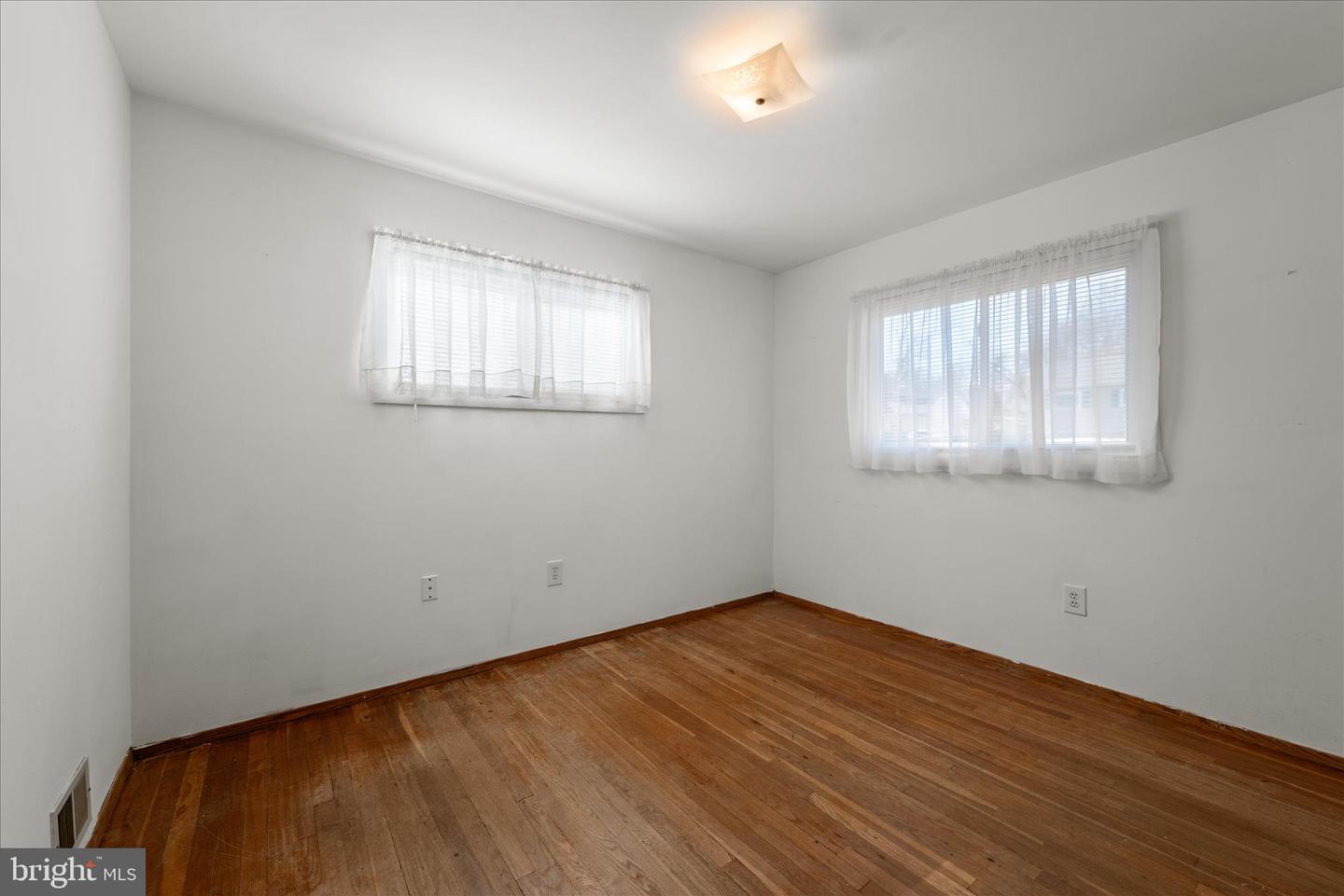 13719 KNOWLES ST, WOODBRIDGE, Virginia 22191, 3 Bedrooms Bedrooms, ,2 BathroomsBathrooms,Residential,For sale,13719 KNOWLES ST,VAPW2107908 MLS # VAPW2107908