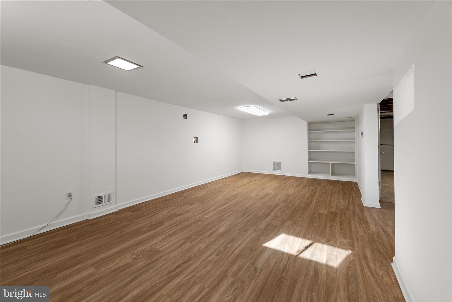 13719 KNOWLES ST, WOODBRIDGE, Virginia 22191, 3 Bedrooms Bedrooms, ,2 BathroomsBathrooms,Residential,For sale,13719 KNOWLES ST,VAPW2107908 MLS # VAPW2107908