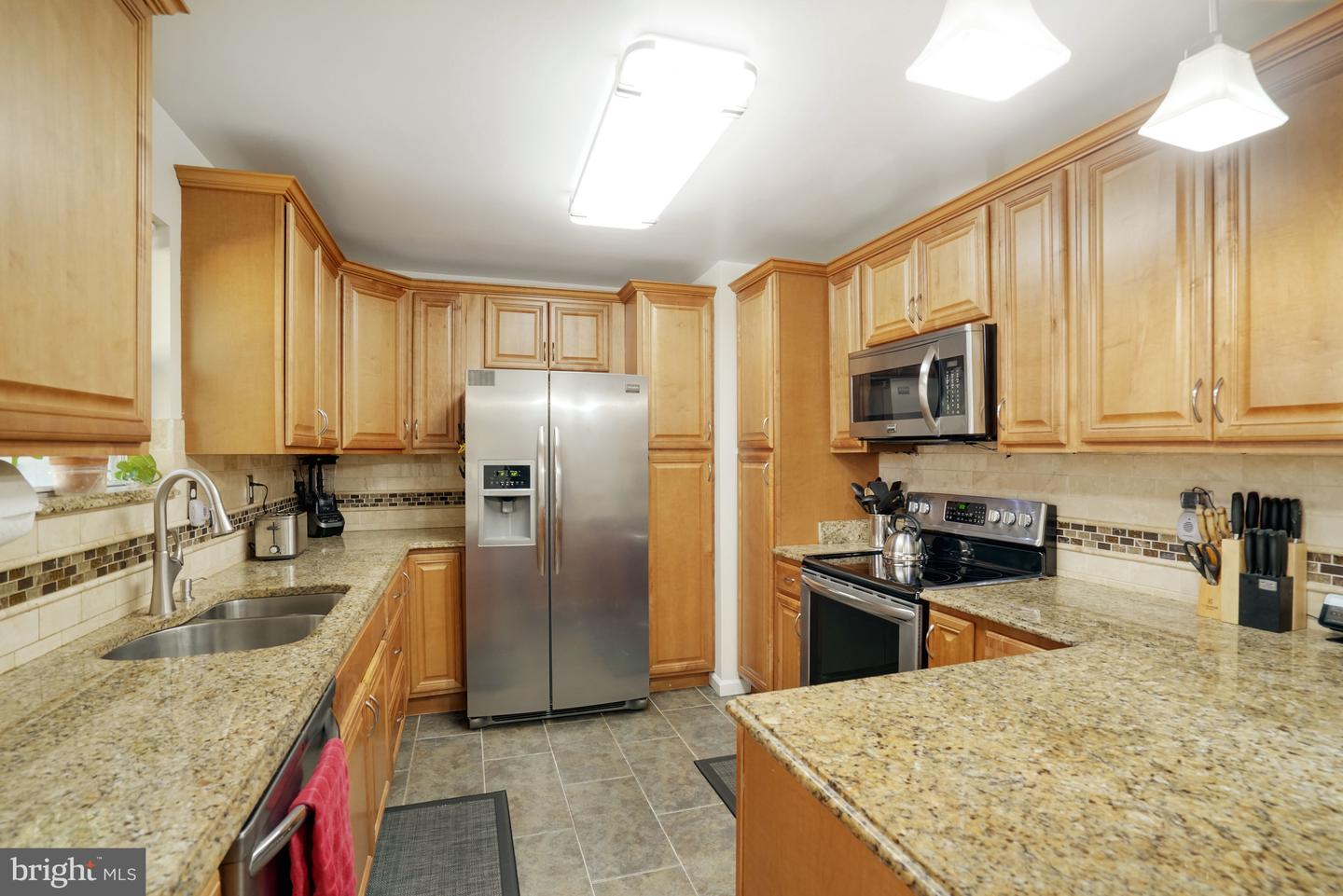 7215 BEVERLY PARK DR, SPRINGFIELD, Virginia 22150, 5 Bedrooms Bedrooms, ,3 BathroomsBathrooms,Residential,For sale,7215 BEVERLY PARK DR,VAFX2279586 MLS # VAFX2279586