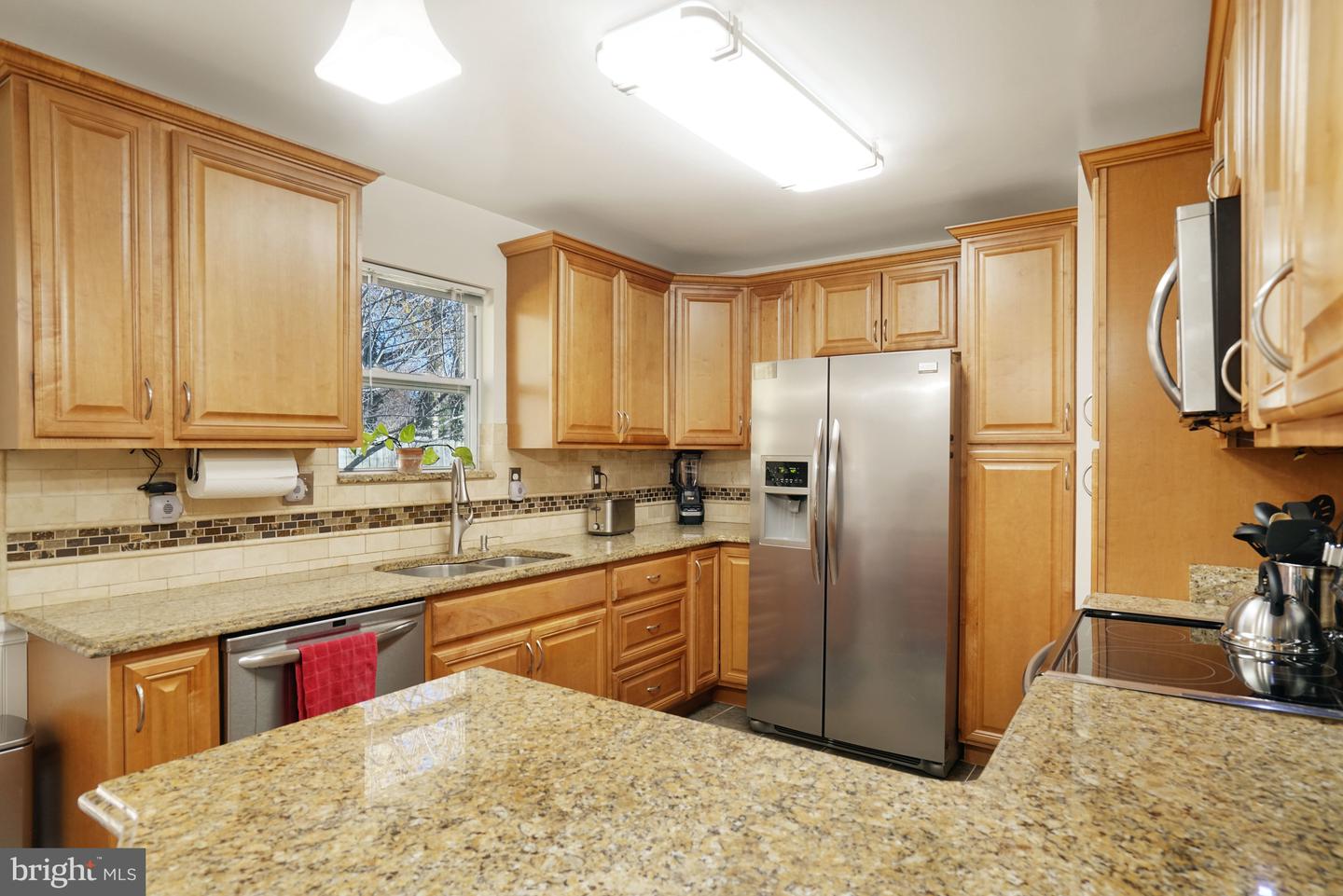 7215 BEVERLY PARK DR, SPRINGFIELD, Virginia 22150, 5 Bedrooms Bedrooms, ,3 BathroomsBathrooms,Residential,For sale,7215 BEVERLY PARK DR,VAFX2279586 MLS # VAFX2279586