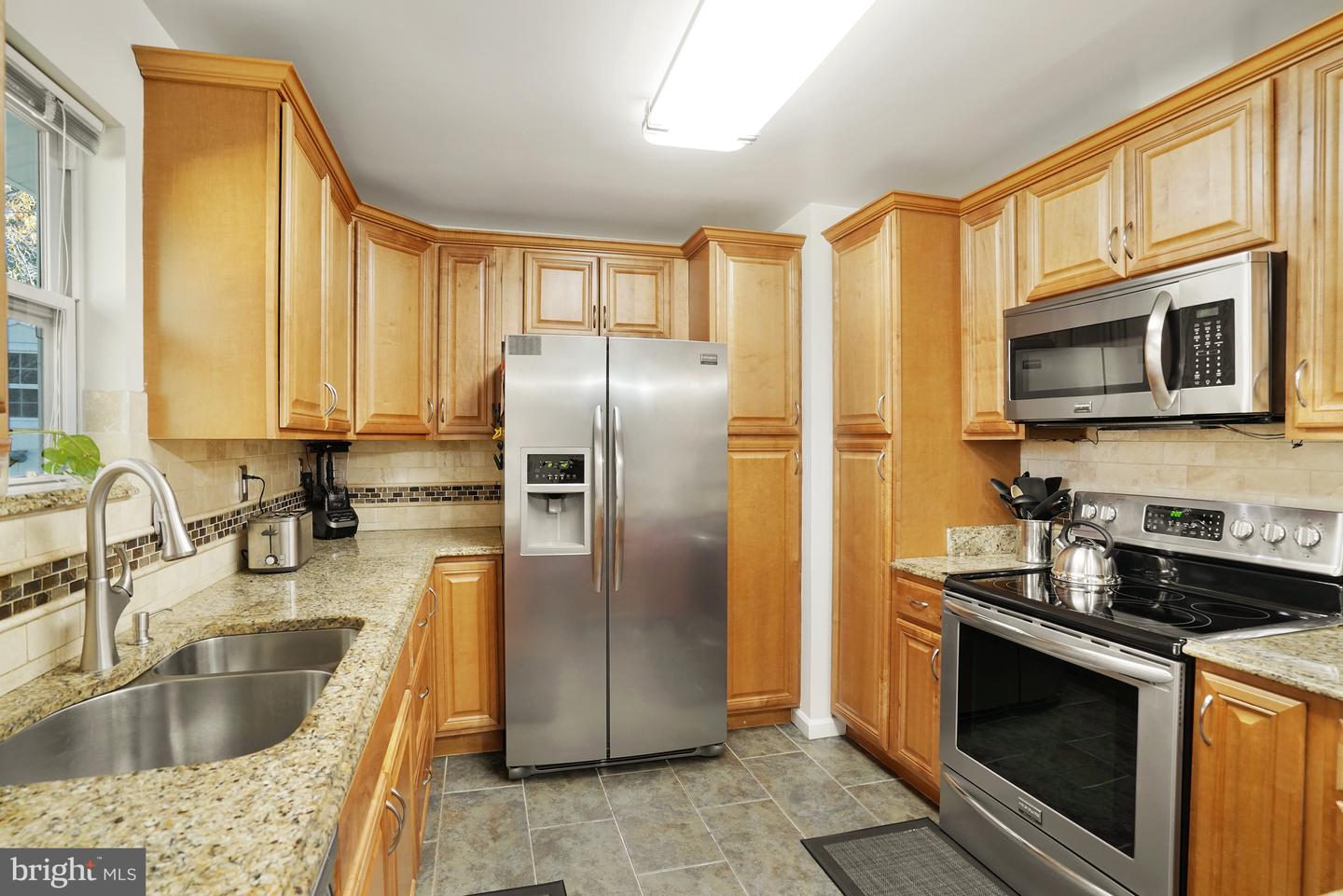 7215 BEVERLY PARK DR, SPRINGFIELD, Virginia 22150, 5 Bedrooms Bedrooms, ,3 BathroomsBathrooms,Residential,For sale,7215 BEVERLY PARK DR,VAFX2279586 MLS # VAFX2279586