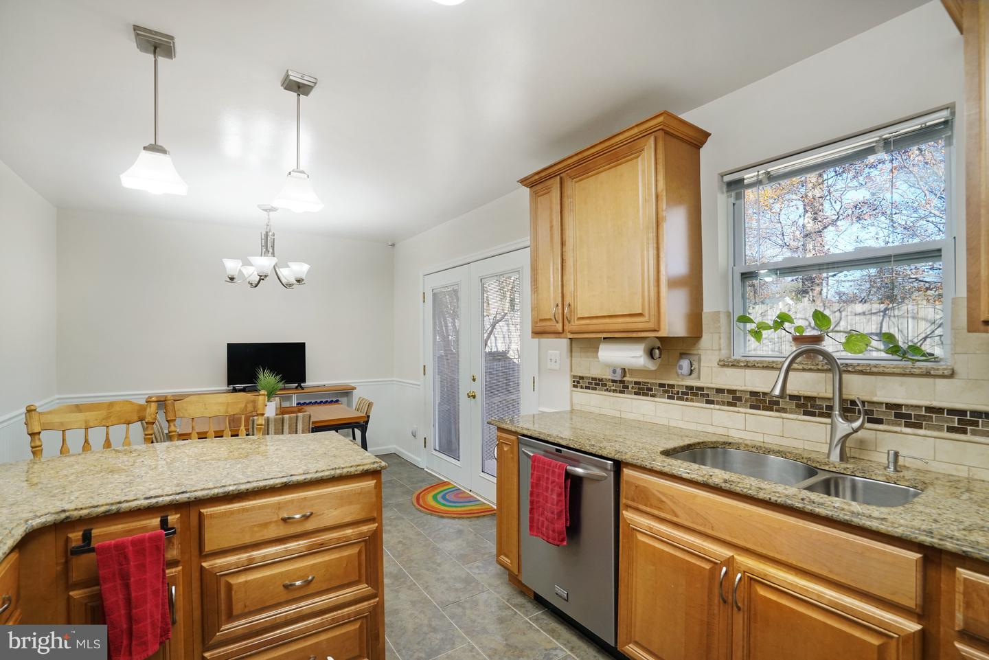 7215 BEVERLY PARK DR, SPRINGFIELD, Virginia 22150, 5 Bedrooms Bedrooms, ,3 BathroomsBathrooms,Residential,For sale,7215 BEVERLY PARK DR,VAFX2279586 MLS # VAFX2279586