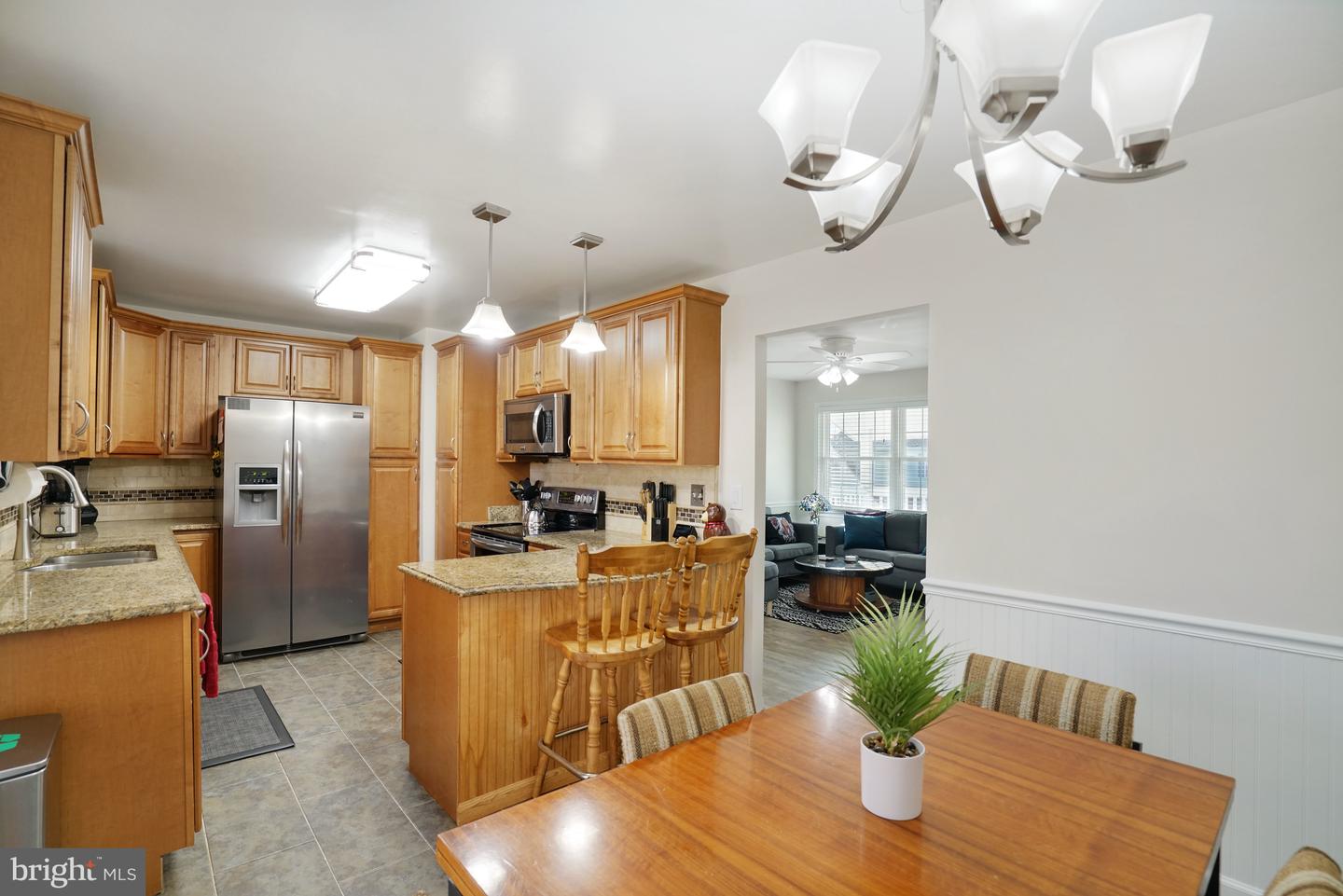 7215 BEVERLY PARK DR, SPRINGFIELD, Virginia 22150, 5 Bedrooms Bedrooms, ,3 BathroomsBathrooms,Residential,For sale,7215 BEVERLY PARK DR,VAFX2279586 MLS # VAFX2279586