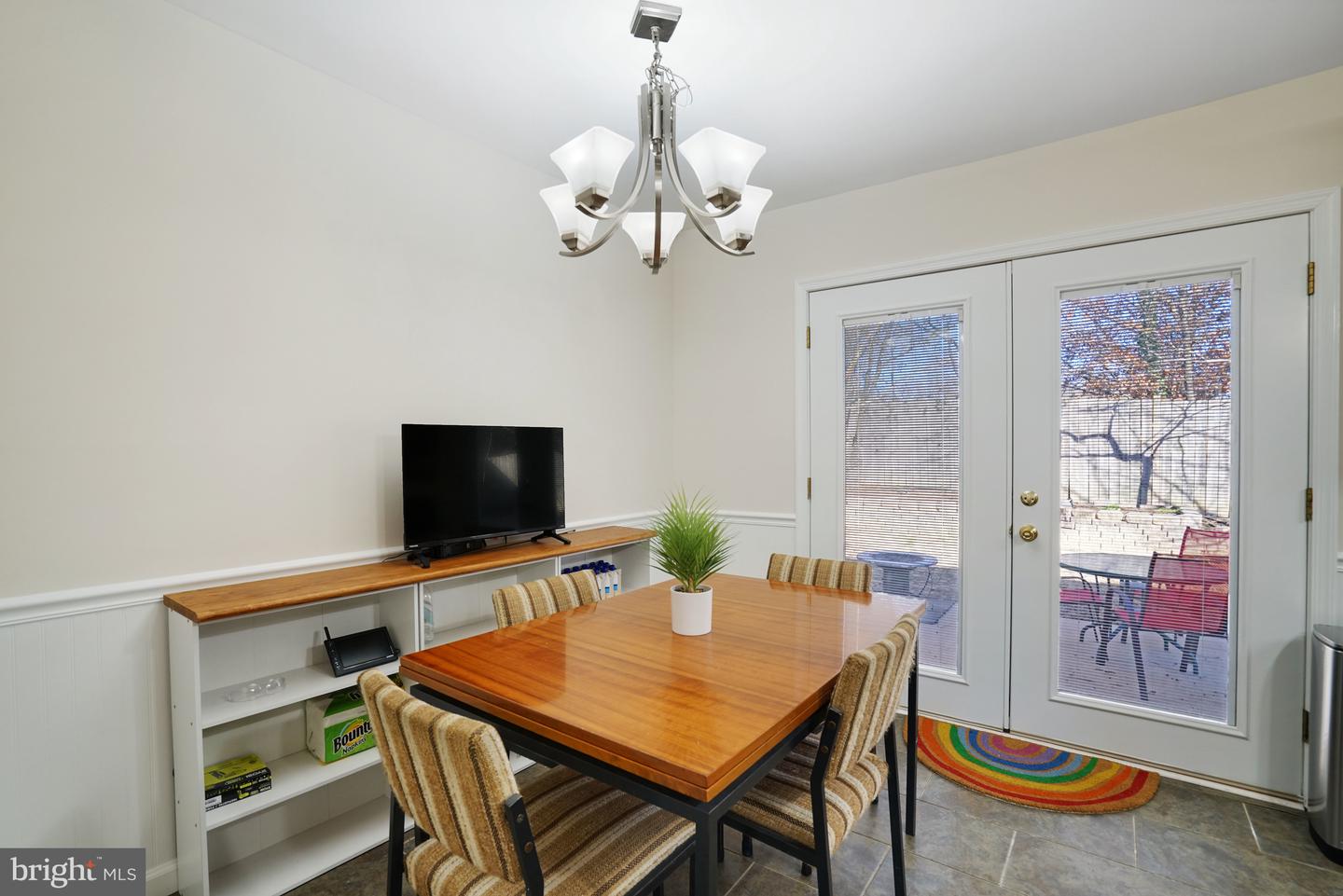 7215 BEVERLY PARK DR, SPRINGFIELD, Virginia 22150, 5 Bedrooms Bedrooms, ,3 BathroomsBathrooms,Residential,For sale,7215 BEVERLY PARK DR,VAFX2279586 MLS # VAFX2279586