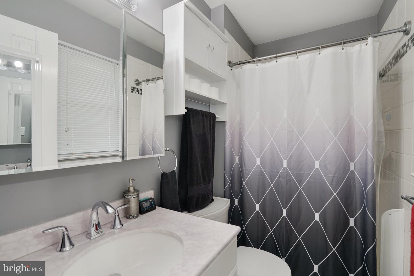 7215 BEVERLY PARK DR, SPRINGFIELD, Virginia 22150, 5 Bedrooms Bedrooms, ,3 BathroomsBathrooms,Residential,For sale,7215 BEVERLY PARK DR,VAFX2279586 MLS # VAFX2279586