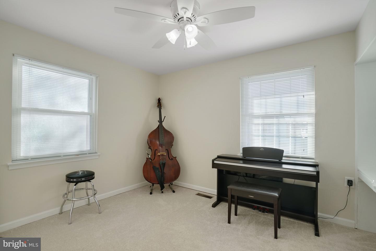 7215 BEVERLY PARK DR, SPRINGFIELD, Virginia 22150, 5 Bedrooms Bedrooms, ,3 BathroomsBathrooms,Residential,For sale,7215 BEVERLY PARK DR,VAFX2279586 MLS # VAFX2279586