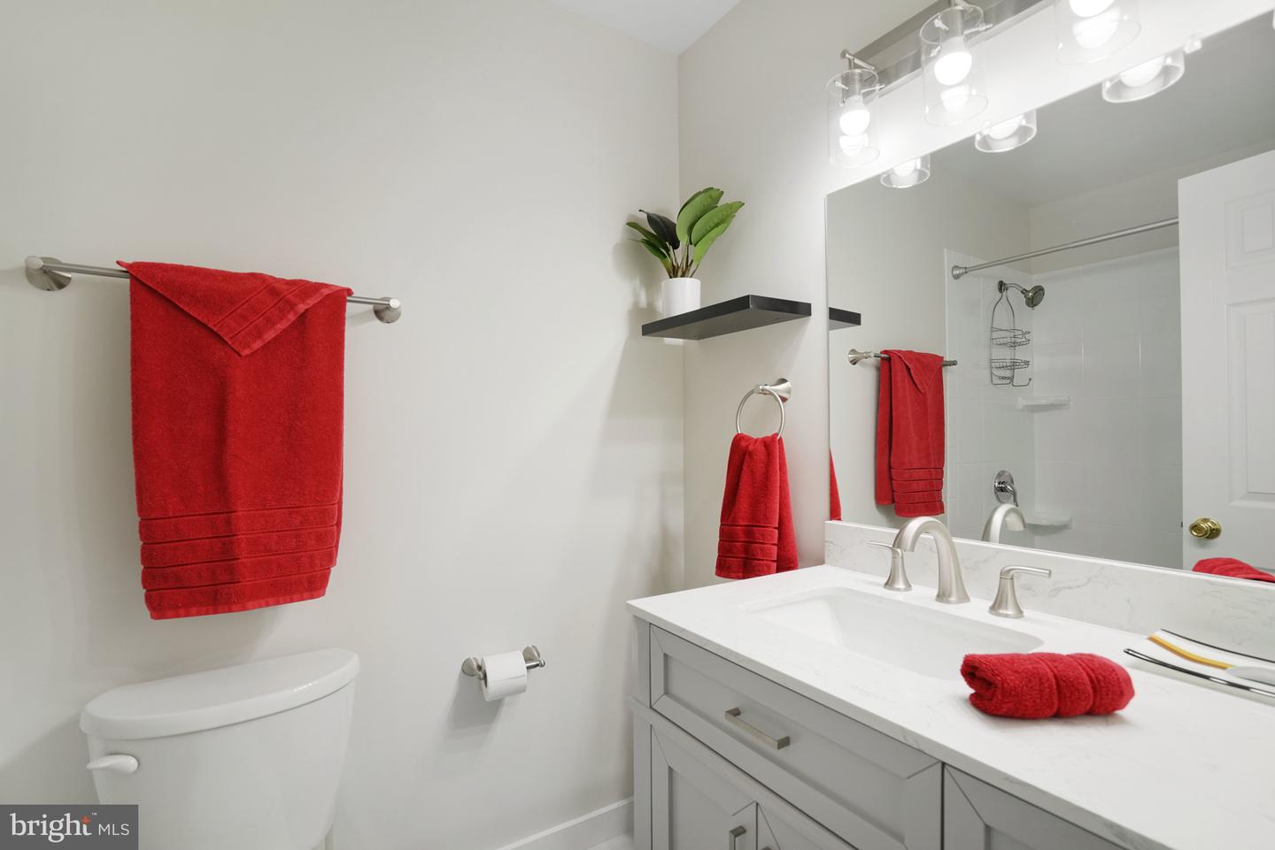 7215 BEVERLY PARK DR, SPRINGFIELD, Virginia 22150, 5 Bedrooms Bedrooms, ,3 BathroomsBathrooms,Residential,For sale,7215 BEVERLY PARK DR,VAFX2279586 MLS # VAFX2279586