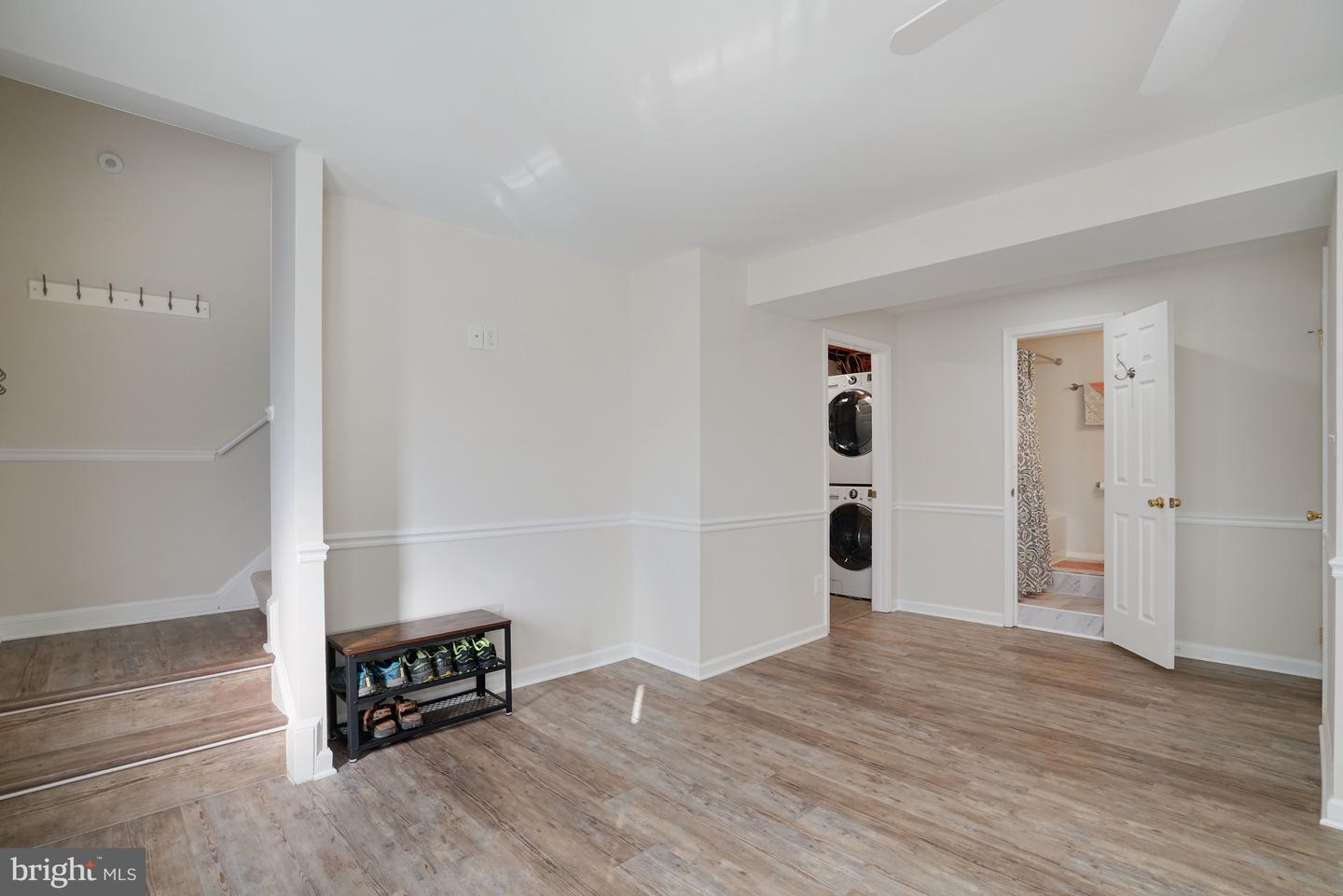 7215 BEVERLY PARK DR, SPRINGFIELD, Virginia 22150, 5 Bedrooms Bedrooms, ,3 BathroomsBathrooms,Residential,For sale,7215 BEVERLY PARK DR,VAFX2279586 MLS # VAFX2279586