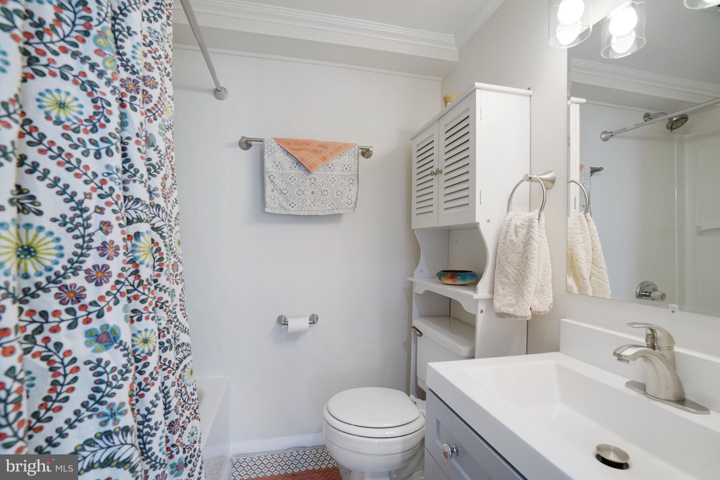 7215 BEVERLY PARK DR, SPRINGFIELD, Virginia 22150, 5 Bedrooms Bedrooms, ,3 BathroomsBathrooms,Residential,For sale,7215 BEVERLY PARK DR,VAFX2279586 MLS # VAFX2279586