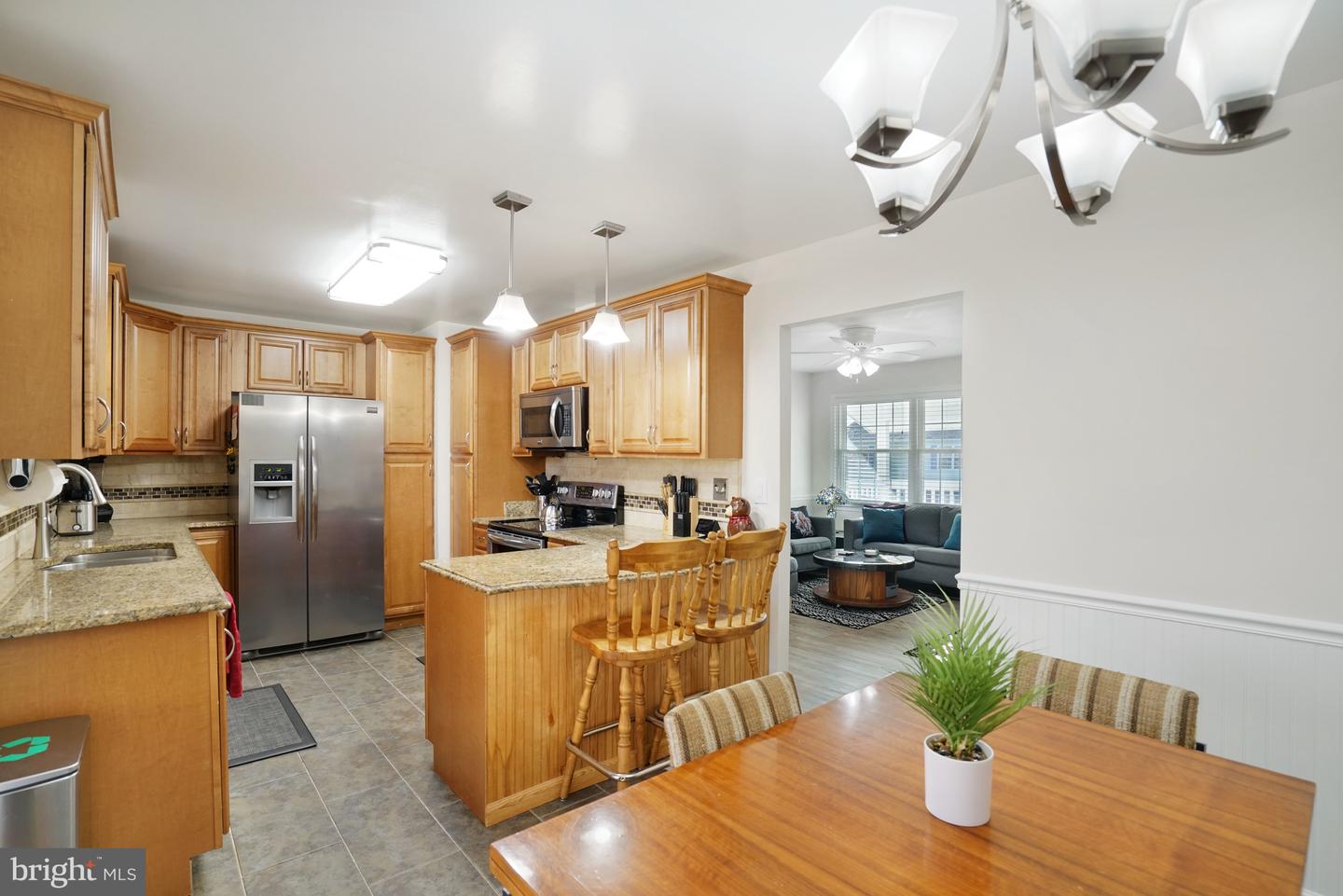 7215 BEVERLY PARK DR, SPRINGFIELD, Virginia 22150, 5 Bedrooms Bedrooms, ,3 BathroomsBathrooms,Residential,For sale,7215 BEVERLY PARK DR,VAFX2279586 MLS # VAFX2279586